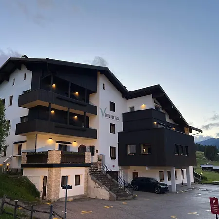 Hotel D'la Varda 3*