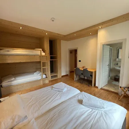 Hotel D'la Varda 3*