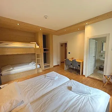 Hotel D'la Varda 3*