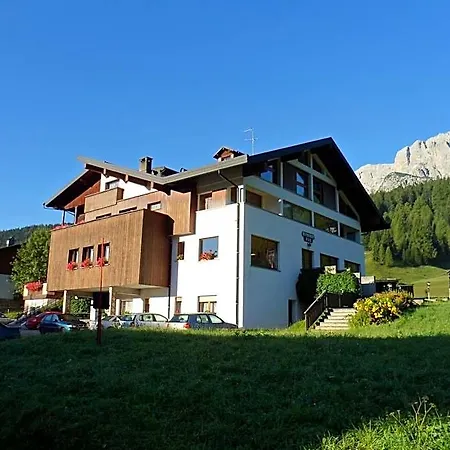 D'la Varda 3*