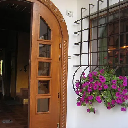 D'la Varda 3* بادولا